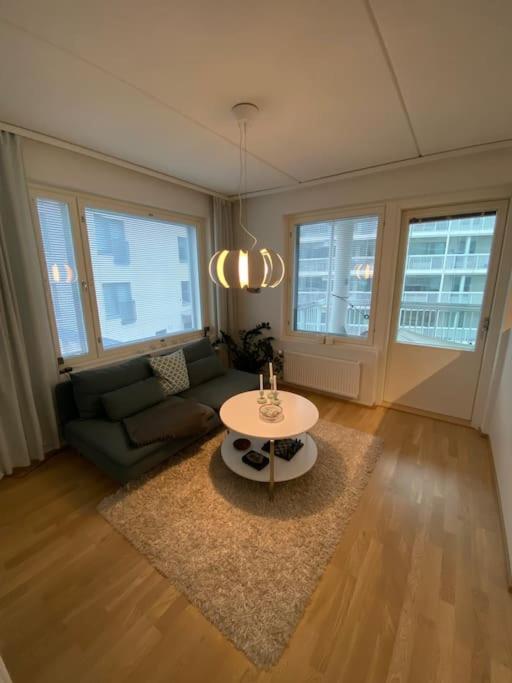 Modern Two Bedroom Apartment Near Helsinki Airport Vantaa Exterior photo